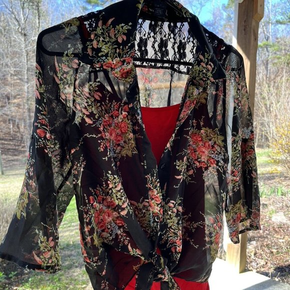 Wet Seal Women's Size M Sheer quarter length sleeve-Neck Black Floral Blouse - Picture 2 of 10